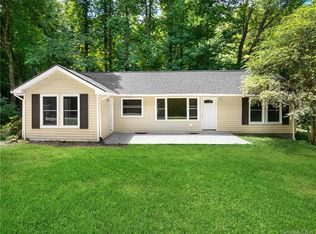 77 Mockingbird Rd, Swannanoa, NC 28778