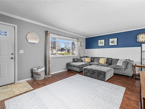 3rd image of 35504 King Dr