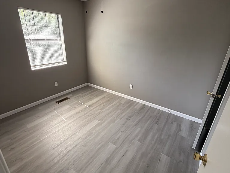131 Rockyreef Cir — Photo 10