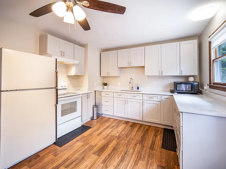 37 Manners Ave #2 — Photo 4