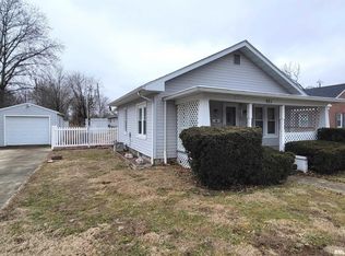 921 N Ohio Ave, Salem, IL 62881