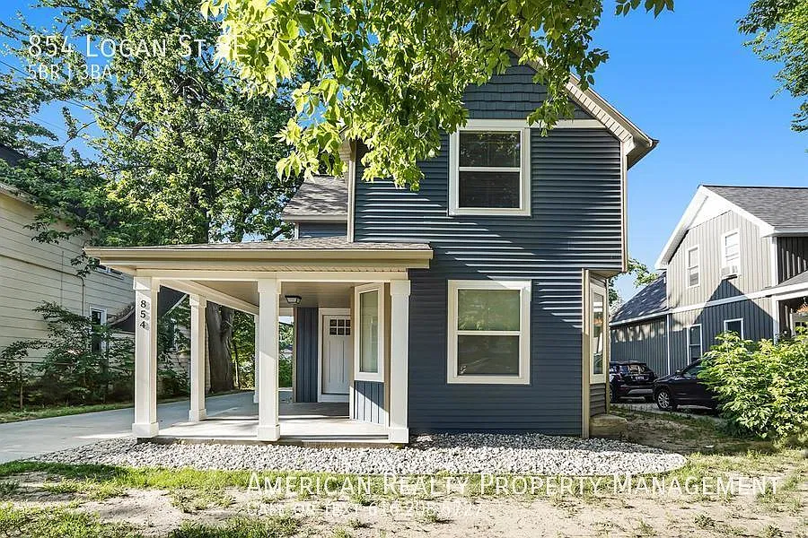 5 bed, 1900 sqft, $3,450 — Photo 1