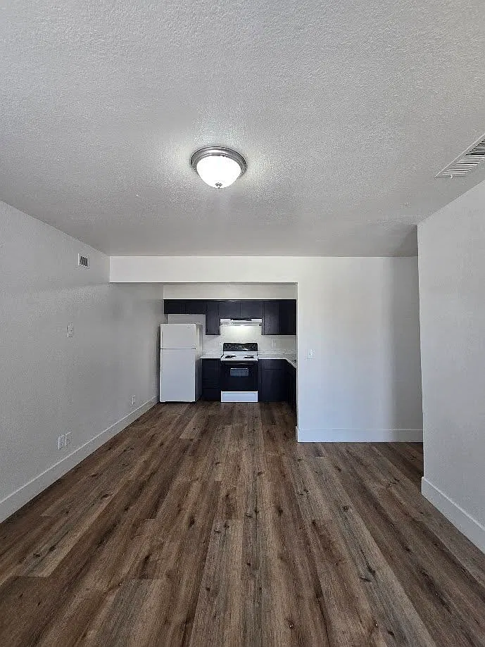 3 bed, $1,495 — Photo 2