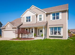 2400 Pawnee Dr, Grafton, WI 53024