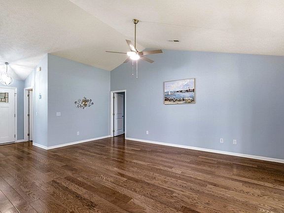 5th image of 108 Clearwind Ct.