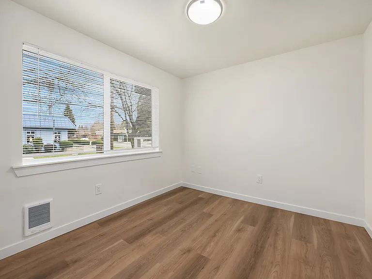 8801 9th Ave SW — Photo 7