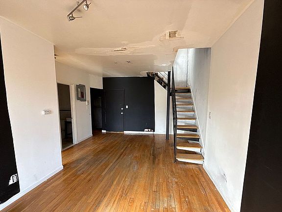 3rd image of 17528 89th Ave APT C