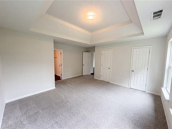 4th image of 108 Legend Creek Dr