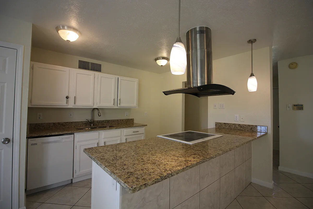 Building Photo - 5300 Knox Dr