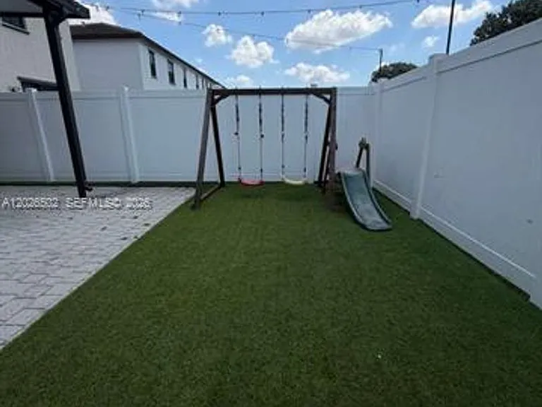 3332 W 108th St — Photo 25