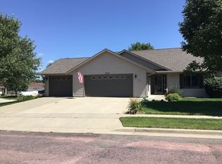 2836 Mary St, Yankton, SD 57078