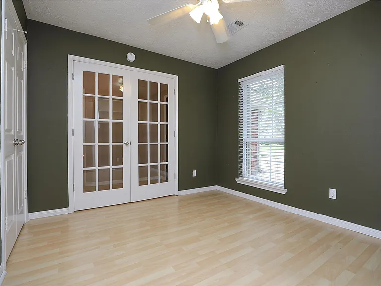 22815 Red River Dr — Photo 19