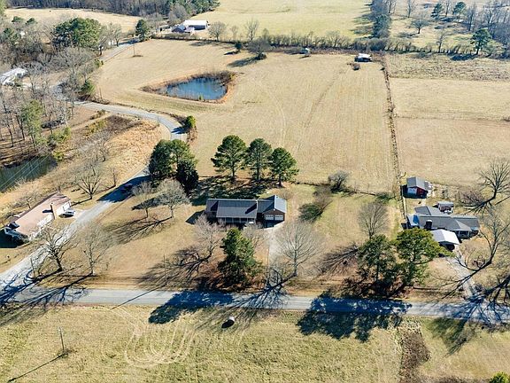 4th image of 1020 Happy Hill Rd