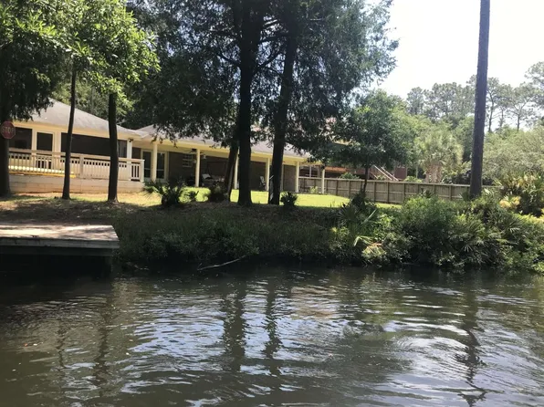 9181 Woodland Dr, Elberta, AL 36530