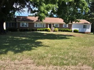 6 Mahan Rd, Farmville, VA 23901