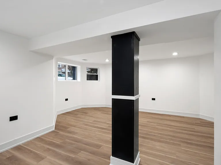 7008 S King Dr #1 — Photo 7