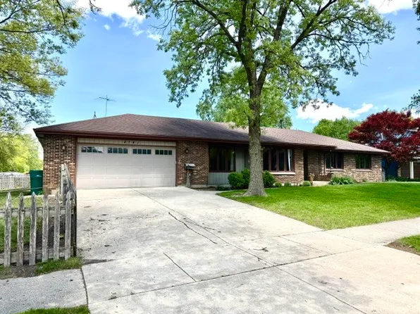 2741 Douglas St, Joliet, IL 60435