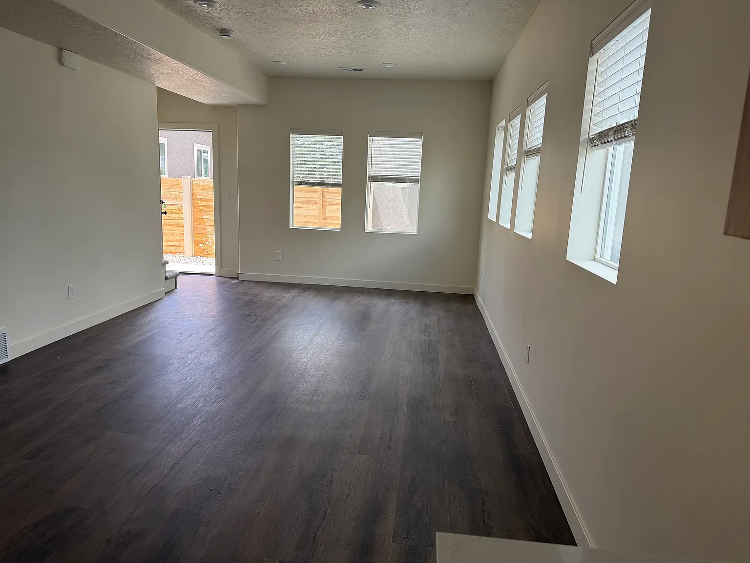 2 bed, 2.5 bath, 1184 sqft, $1,875 — Photo 3