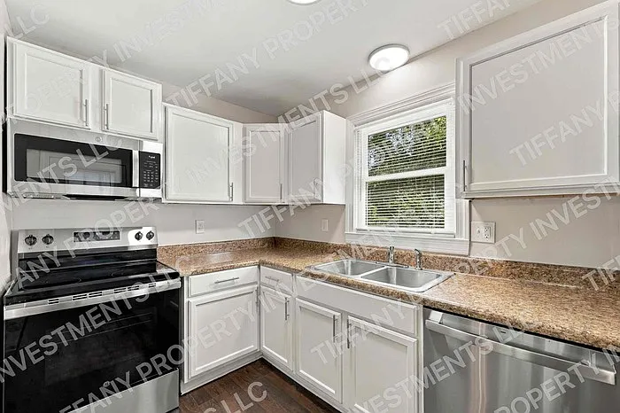 2 bed, 1.0 bath, 901 sqft, $1,300 — Photo 4