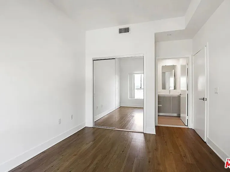 5308 Sepulveda Blvd — Photo 29