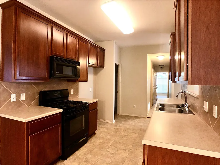 2141 Pearson Way — Photo 6