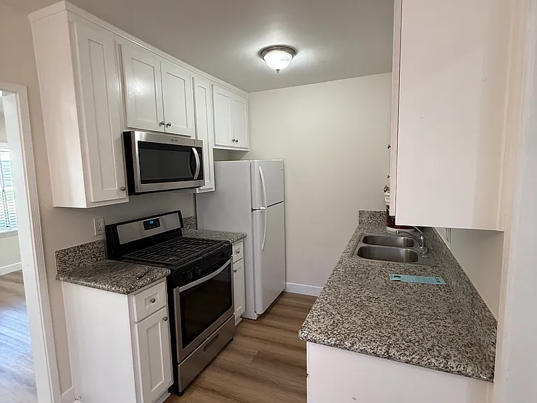 2200 W Olive Ave #111 — Photo 6