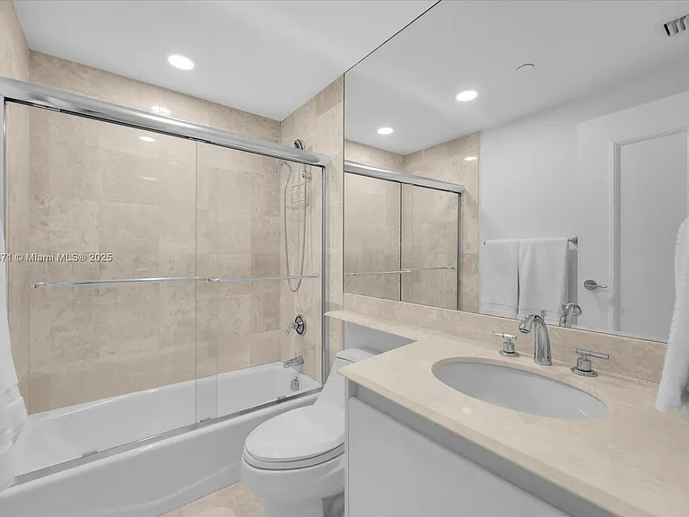 1455 Ocean Dr #909 — Photo 16