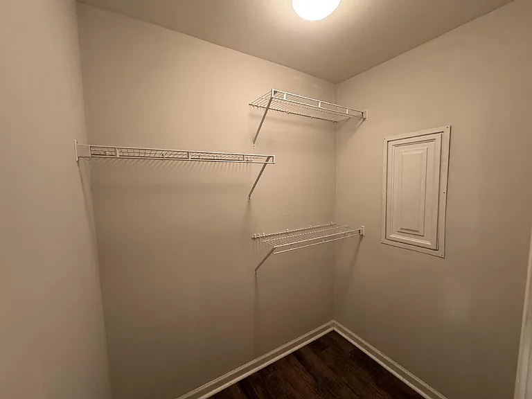 5901 Southwood Pkwy — Photo 14