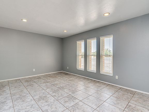 5th image of 2721 N Essel Dr