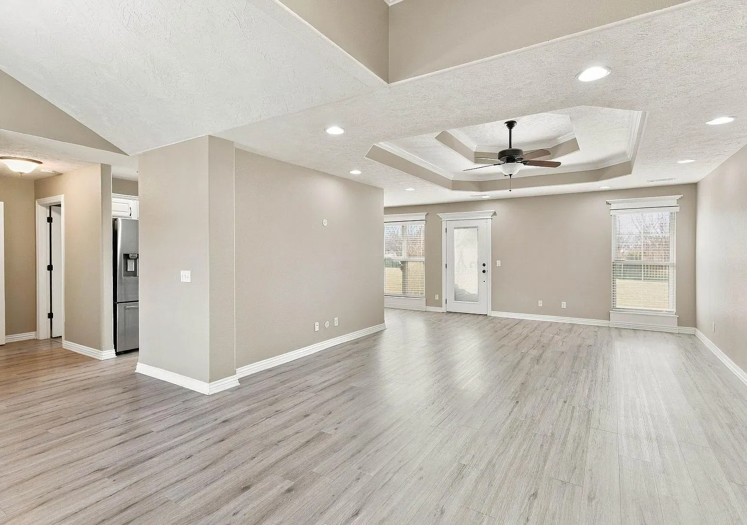 Beautiful and Spacious 3 Bedroom Home — Photo 4