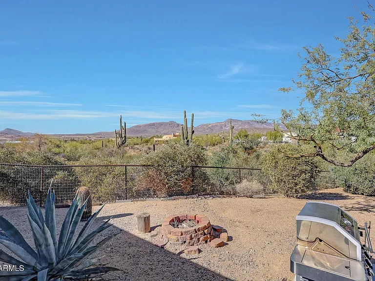 6914 E Highland Rd — Photo 28