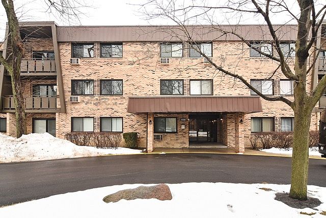 1st image of 2604 N Windsor Dr Unit 102