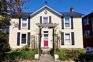 3rd image of 507 Mountain Ave SW