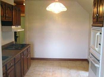 5th image of 4584 Hamilton Ave