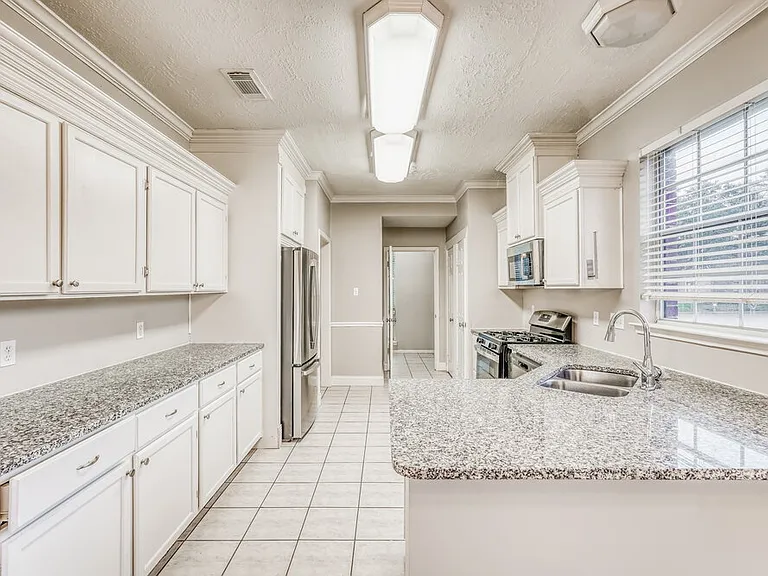15303 Goodman St — Photo 8