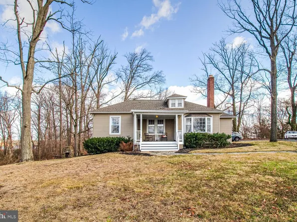 8739 Satyr Hill Rd, Parkville, MD 21234
