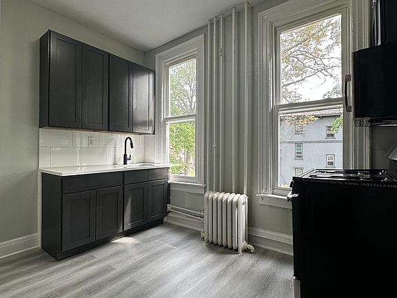 2nd image of 725 Watchung Ave #120-2
