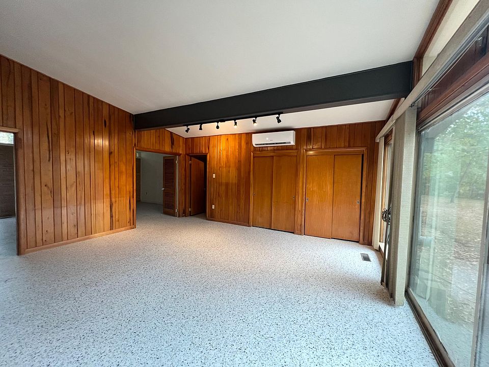 1st image of 2284 Shirley Ave