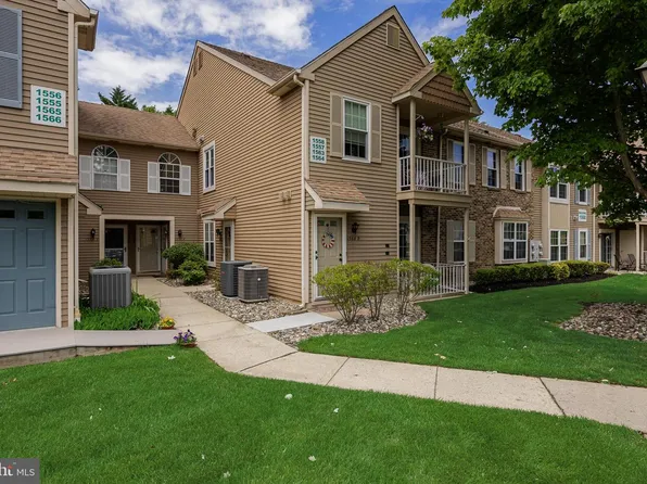 1563 Thornwood Dr, Mount Laurel, NJ 08054