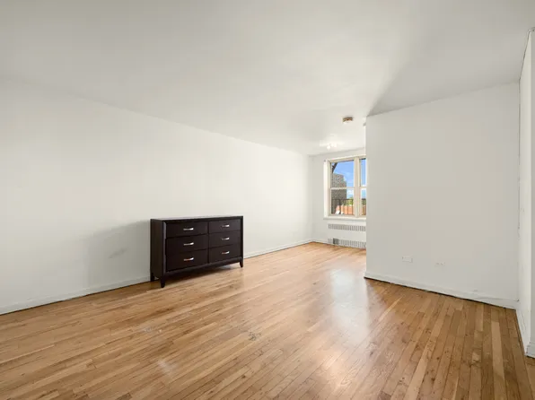 67-25 Clyde Street image 14 of 23