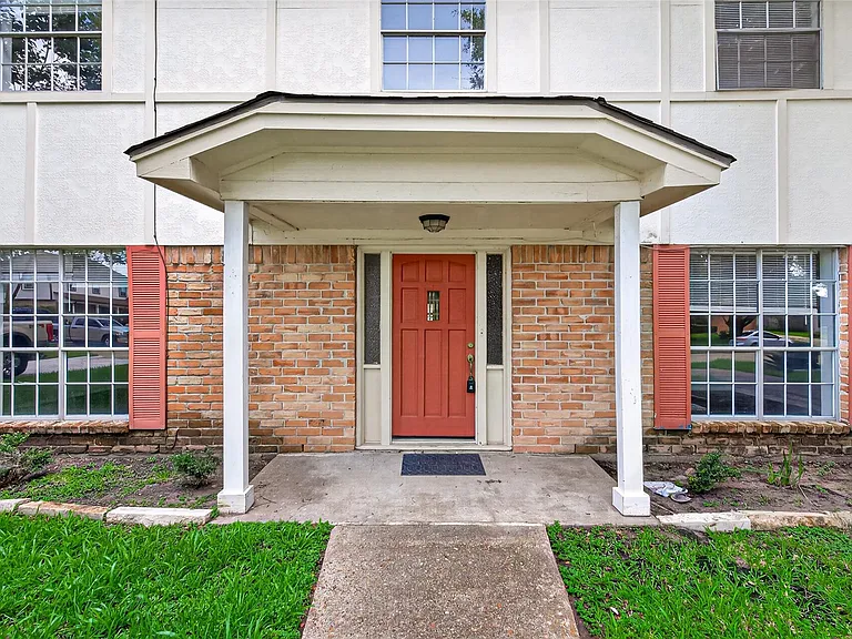 5703 Green Timbers Dr — Photo 5