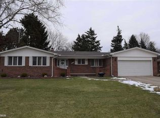 37106 Almont Dr E, Sterling Heights, MI 48310