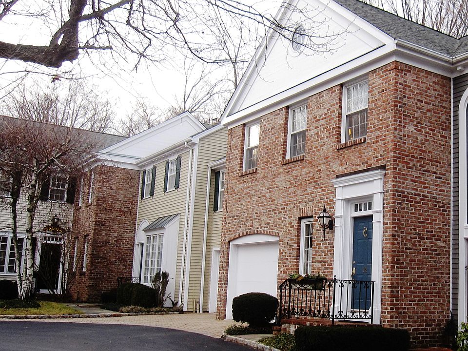 520 Main Street, #14