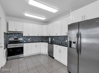 17 Lakeview Rd, Deal, NJ 07723