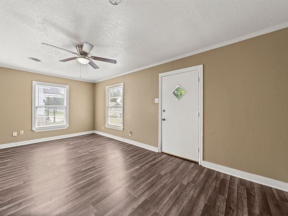 2nd image of 3623 Windsor Ave