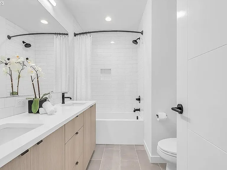 3686 SE Haig St — Photo 18