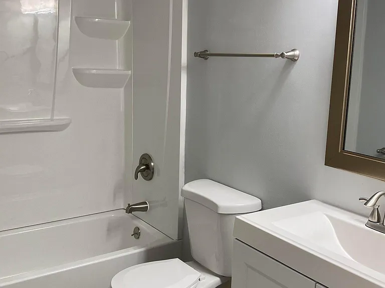 Sussex-Newly Upgraded Bathroom