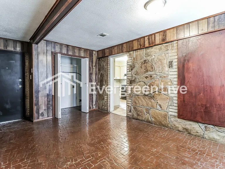 3500 Boyd St — Photo 3