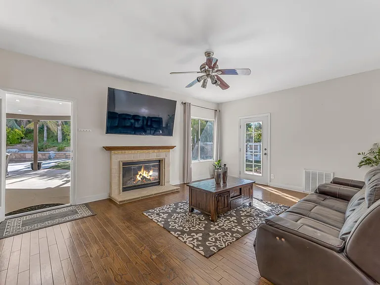 26940 Whitehorse Pl — Photo 14
