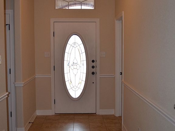 2nd image of 1509 Hazelnut Dr